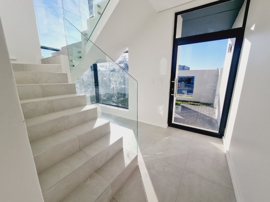 4 Bedroom Property for Sale in Sandown Western Cape